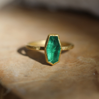 Zambian Emerald Gold Ring Image