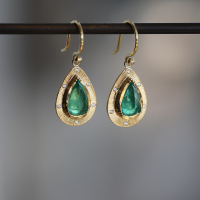 Emerald Engraved Starlight 18k Gold Earrings Image