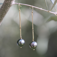 Tahitian Pearl 18k Cast Line Earrings Image