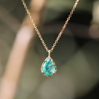 Teardrop Emerald 18k Gold Necklace Image