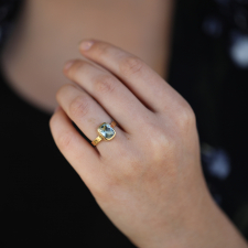 Faceted Aquamarine 18k Gold Ring Image