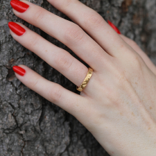 18k Gold Hand Engraved Band Ring Image