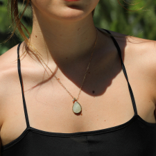 Teardrop Faceted Linen Sapphire Gold Necklace Image