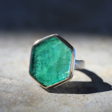 Vertical Emerald Slice Ring Image