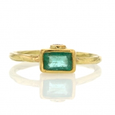 Gold Emerald Ring with Diamond