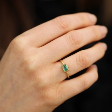 Gold Emerald Ring with Diamond Image