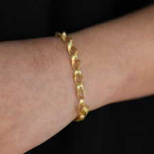 Mobius Gold Link Bracelet Image