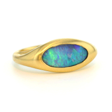 Opal 18k Gold Oblong Ring