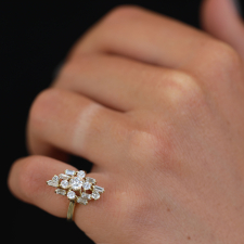 1970s Diamond Cluster Gold Ring Image